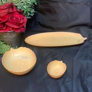 Beautiful delicate 3 piece leaf pottery trinket dish and bowl set